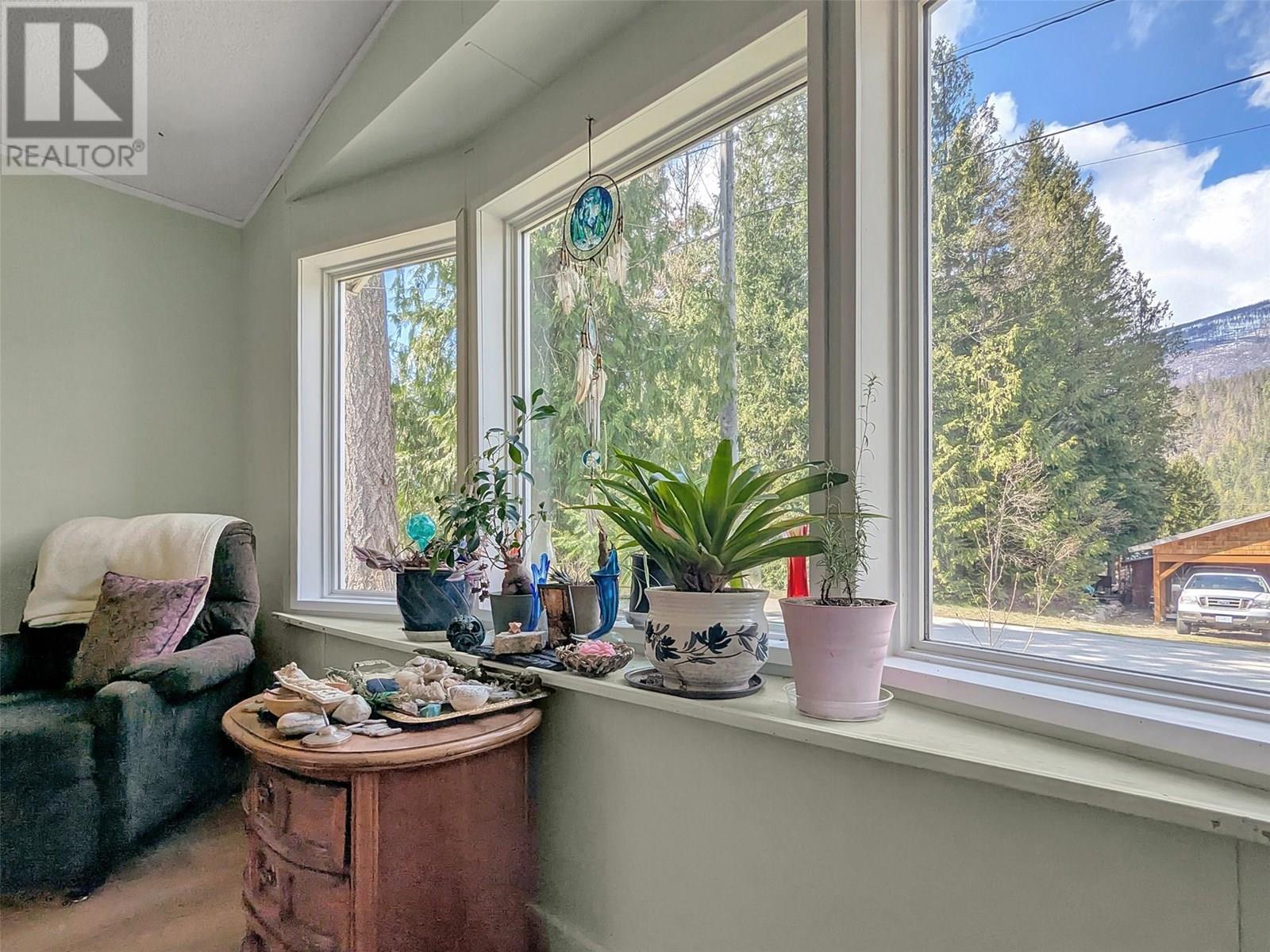 808 Nelson Street, Slocan, British Columbia  V0G 2C0 - Photo 12 - 10355303