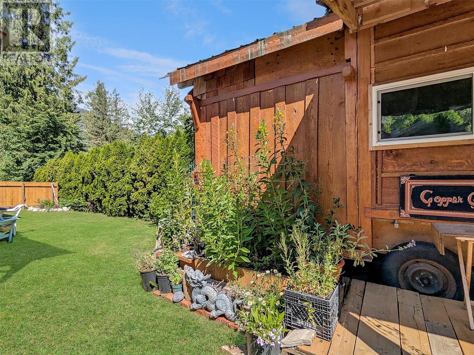 808 Nelson Street, Slocan, British Columbia  V0G 2C0 - Photo 31 - 10355303