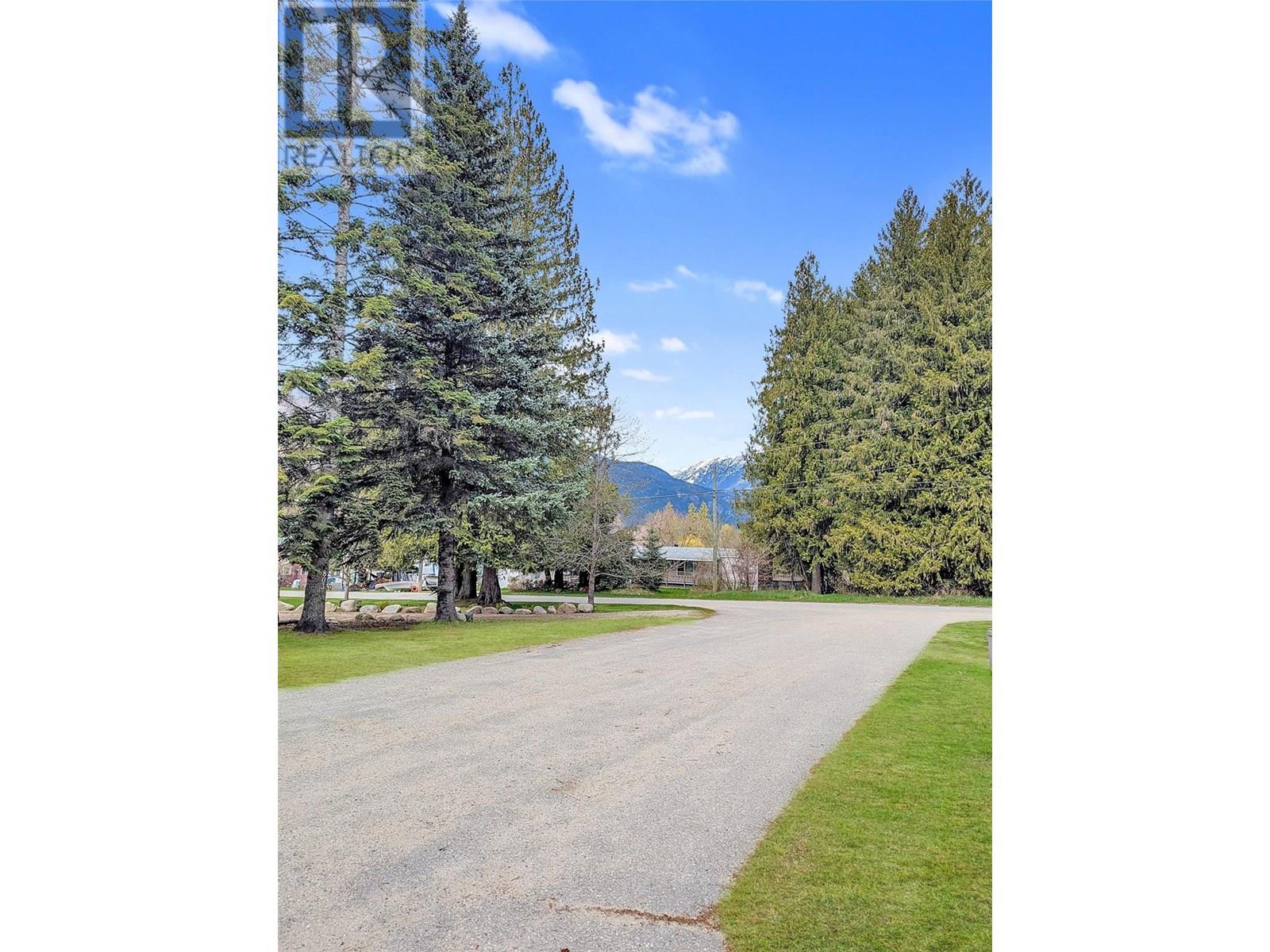 808 Nelson Street, Slocan, British Columbia  V0G 2C0 - Photo 32 - 10355303
