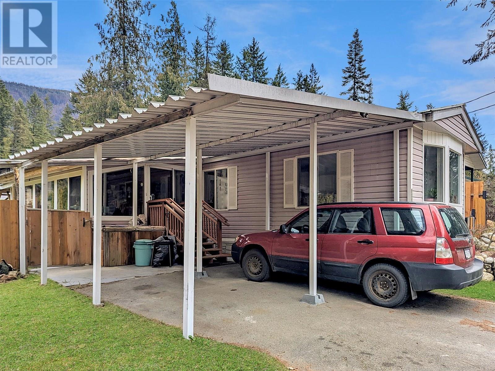 808 Nelson Street, Slocan, British Columbia  V0G 2C0 - Photo 4 - 10355303