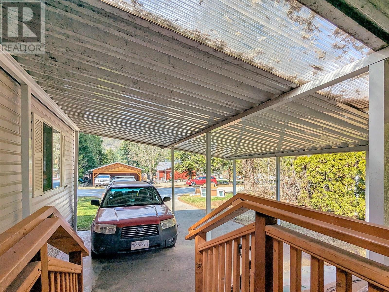 808 Nelson Street, Slocan, British Columbia  V0G 2C0 - Photo 6 - 10355303