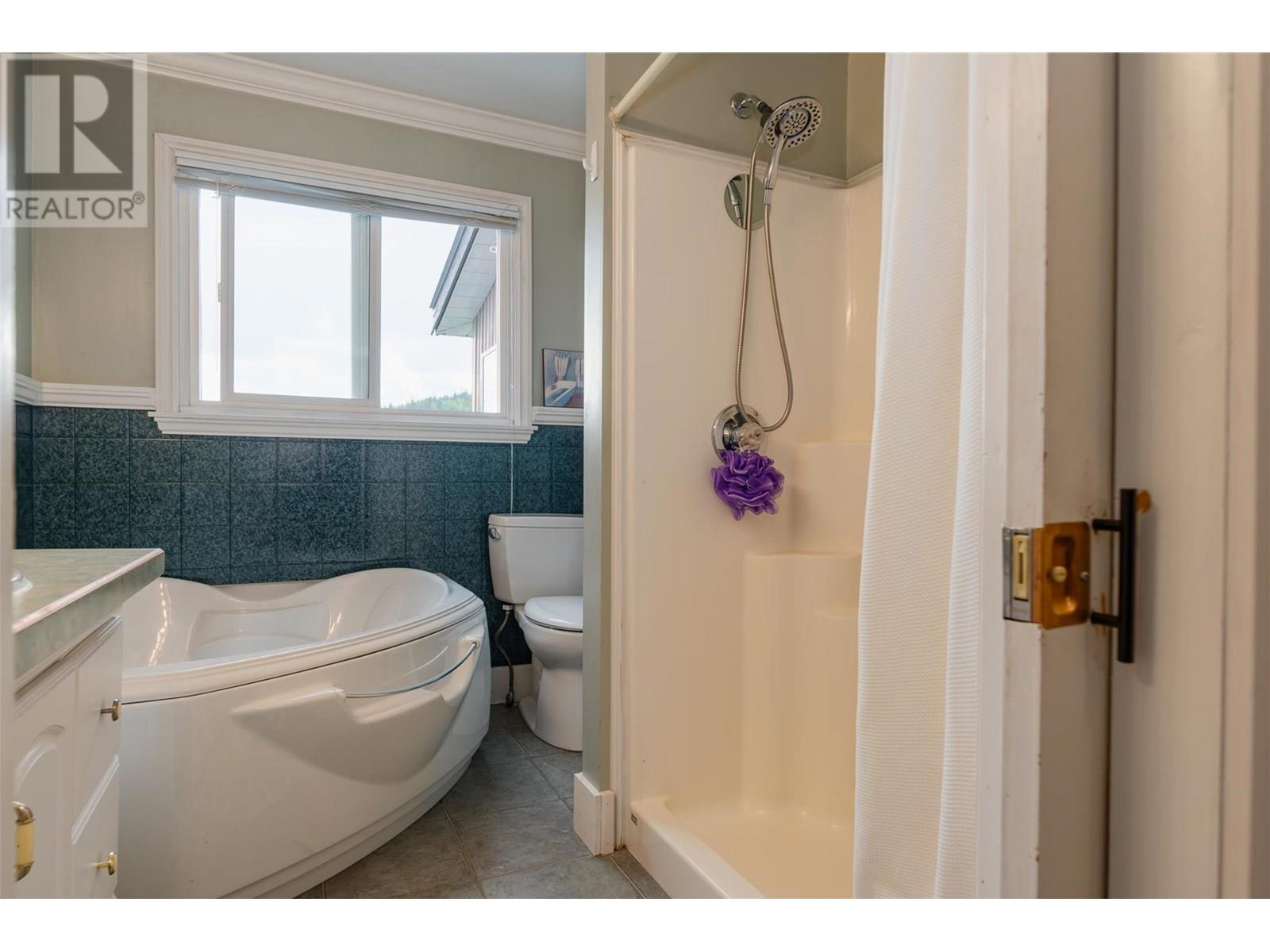 1585 Dunn Crescent, Rossland, British Columbia  V0G 1Y0 - Photo 14 - 10356018