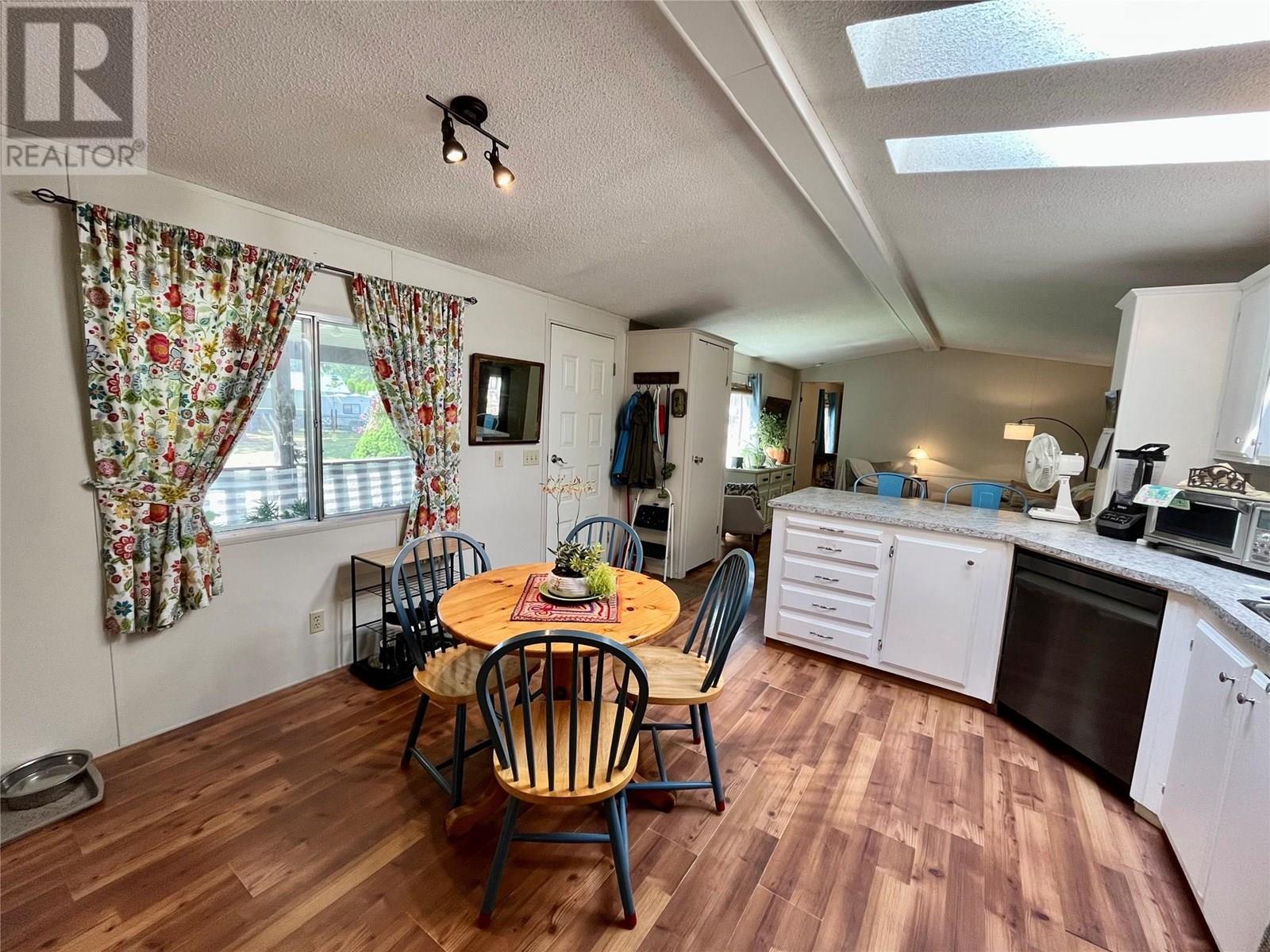 833 Columbia Crescent, Nakusp, British Columbia  V0G 1R0 - Photo 10 - 10356135