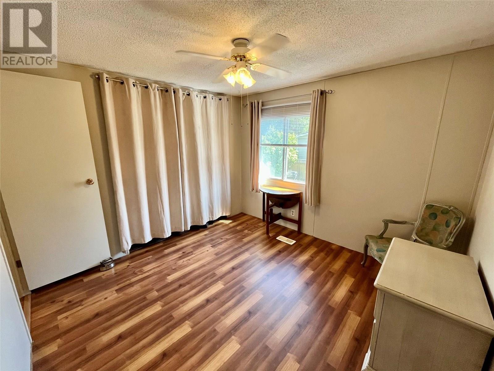 833 Columbia Crescent, Nakusp, British Columbia  V0G 1R0 - Photo 15 - 10356135