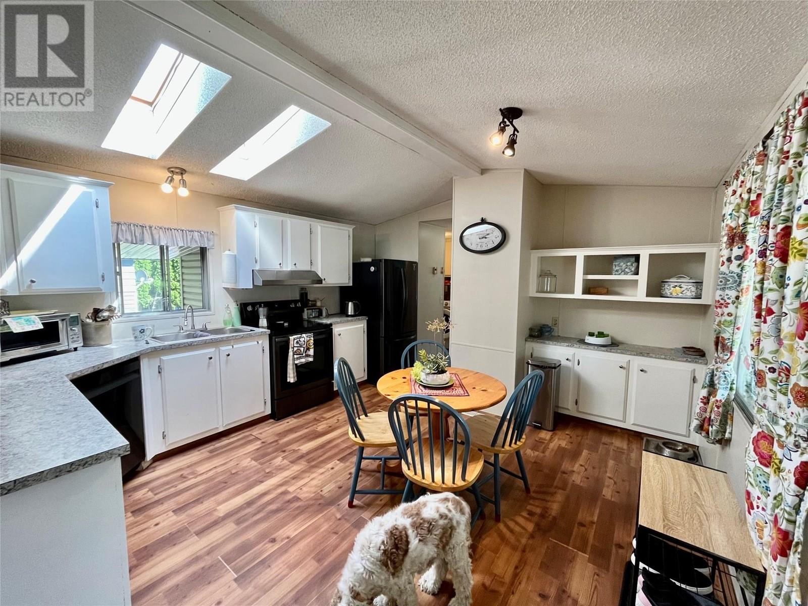 833 Columbia Crescent, Nakusp, British Columbia  V0G 1R0 - Photo 3 - 10356135
