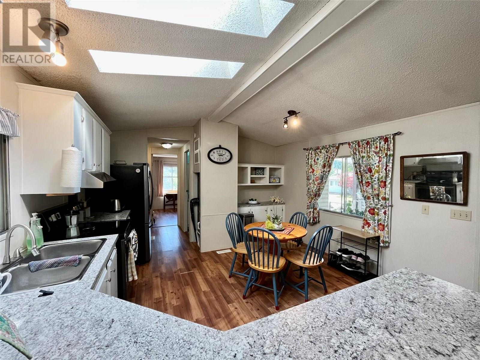 833 Columbia Crescent, Nakusp, British Columbia  V0G 1R0 - Photo 9 - 10356135