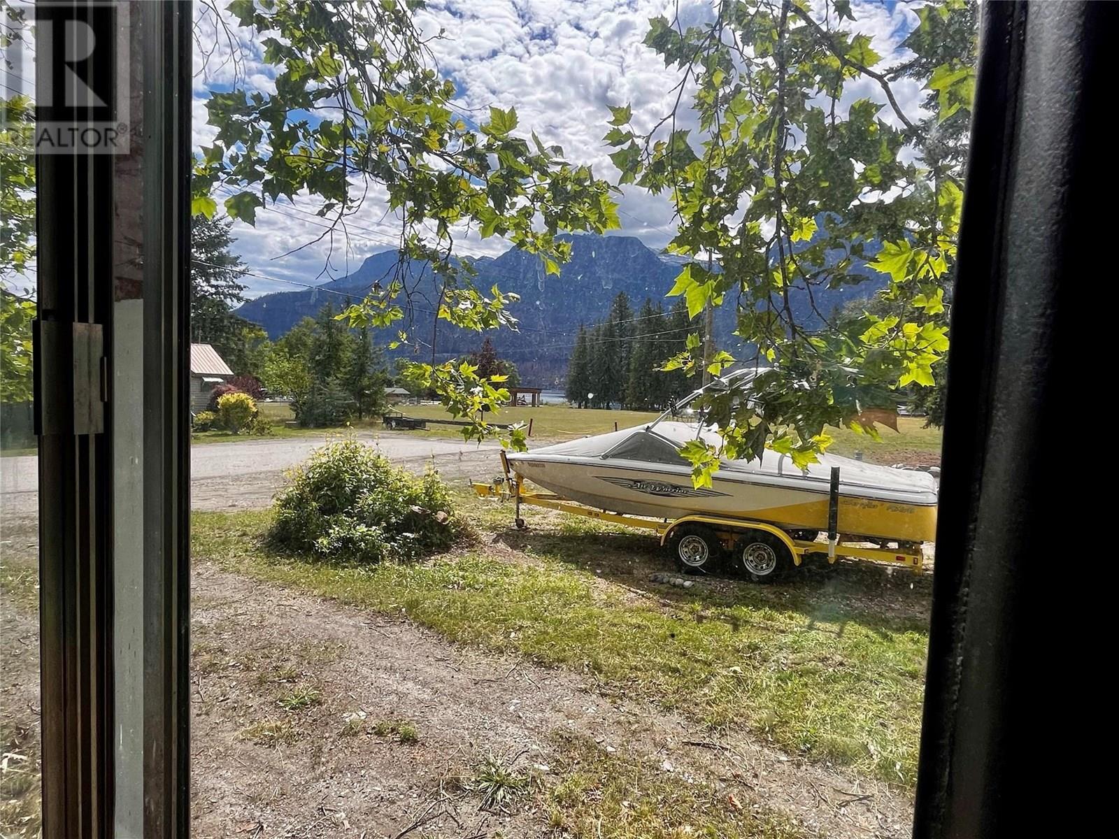 222 2nd Avenue, New Denver, British Columbia  V0G 1S0 - Photo 13 - 10356512