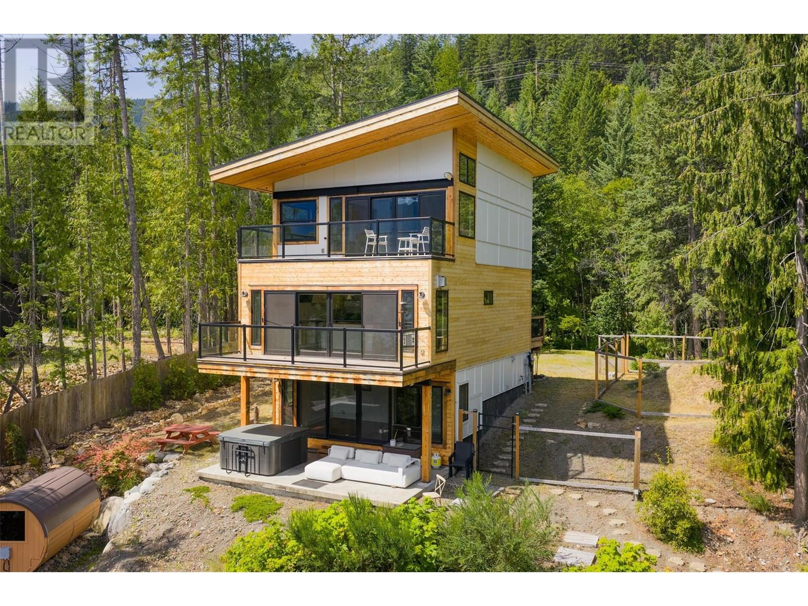 5336 Amundsen Road, Kaslo, British Columbia  V0G 1Y0 - Photo 2 - 10354197