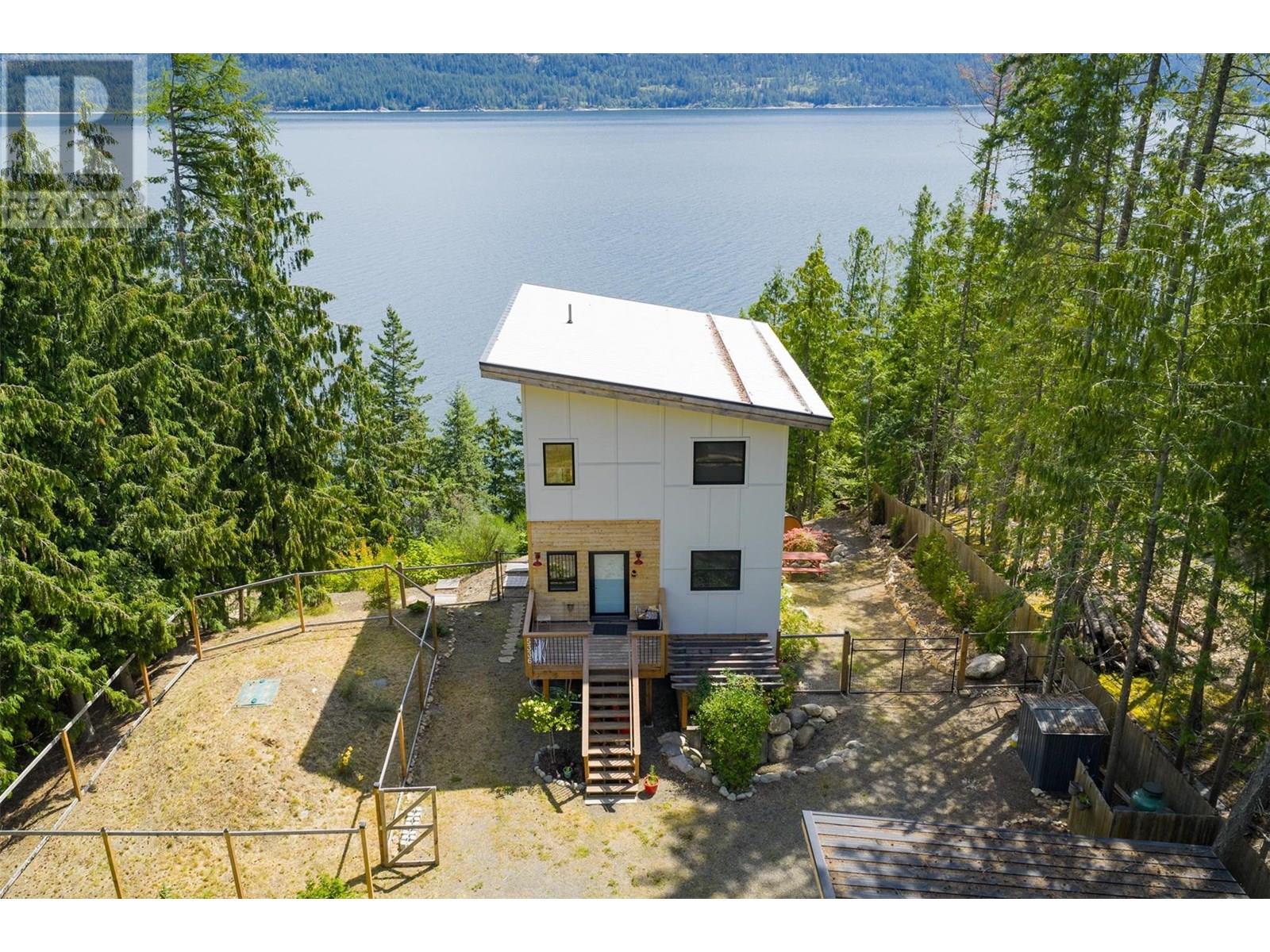5336 Amundsen Road, Kaslo, British Columbia  V0G 1Y0 - Photo 3 - 10354197