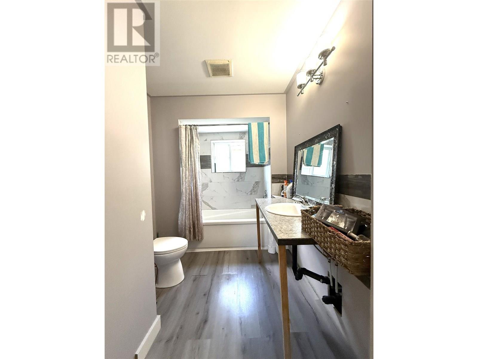 408 Sayward Avenue, Salmo, British Columbia  V0G 1Z0 - Photo 16 - 10356568