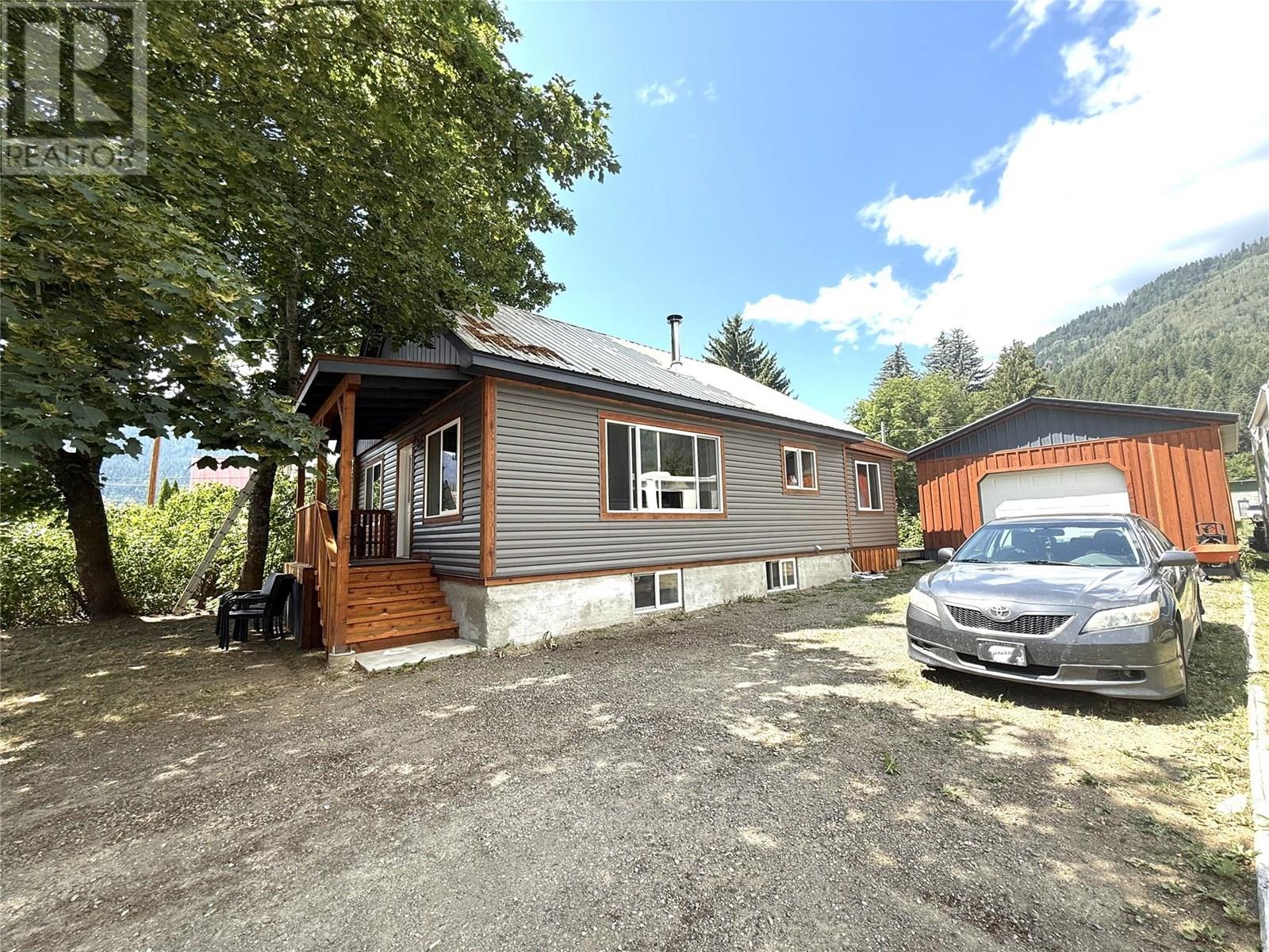 408 Sayward Avenue, Salmo, British Columbia  V0G 1Z0 - Photo 25 - 10356568