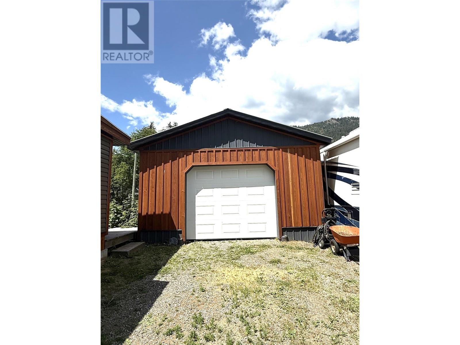 408 Sayward Avenue, Salmo, British Columbia  V0G 1Z0 - Photo 28 - 10356568