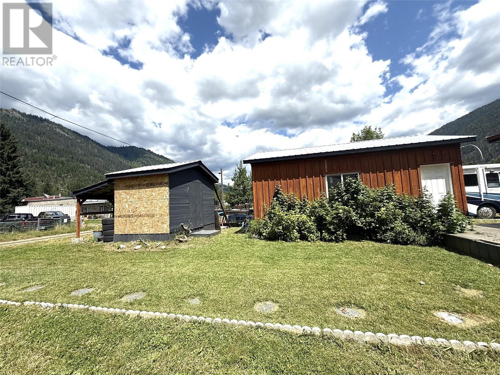 408 Sayward Avenue, Salmo, British Columbia  V0G 1Z0 - Photo 29 - 10356568