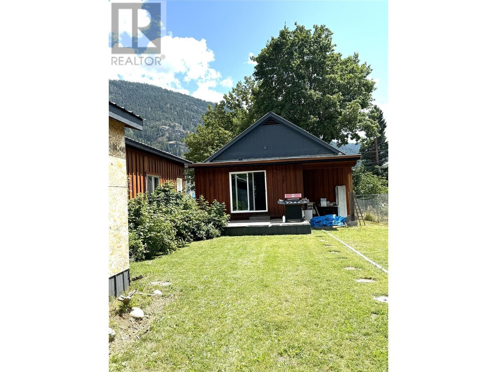 408 Sayward Avenue, Salmo, British Columbia  V0G 1Z0 - Photo 30 - 10356568