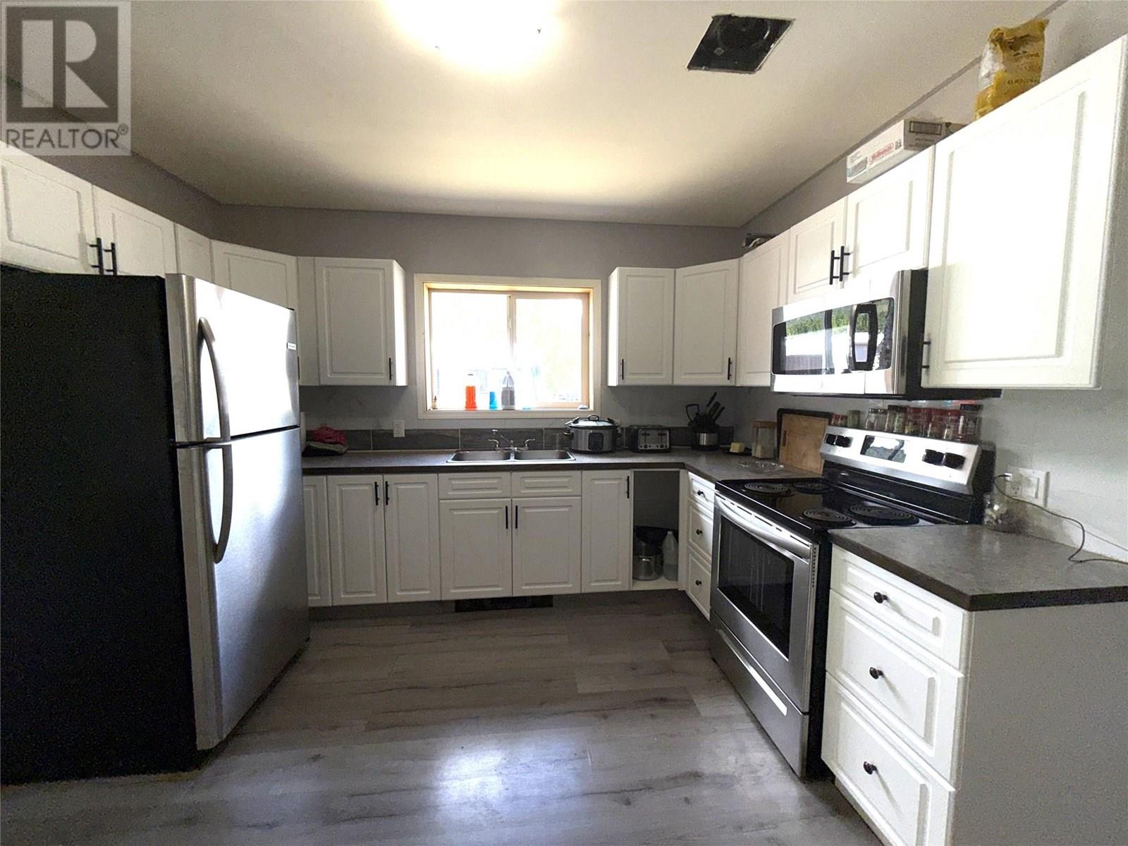 408 Sayward Avenue, Salmo, British Columbia  V0G 1Z0 - Photo 6 - 10356568