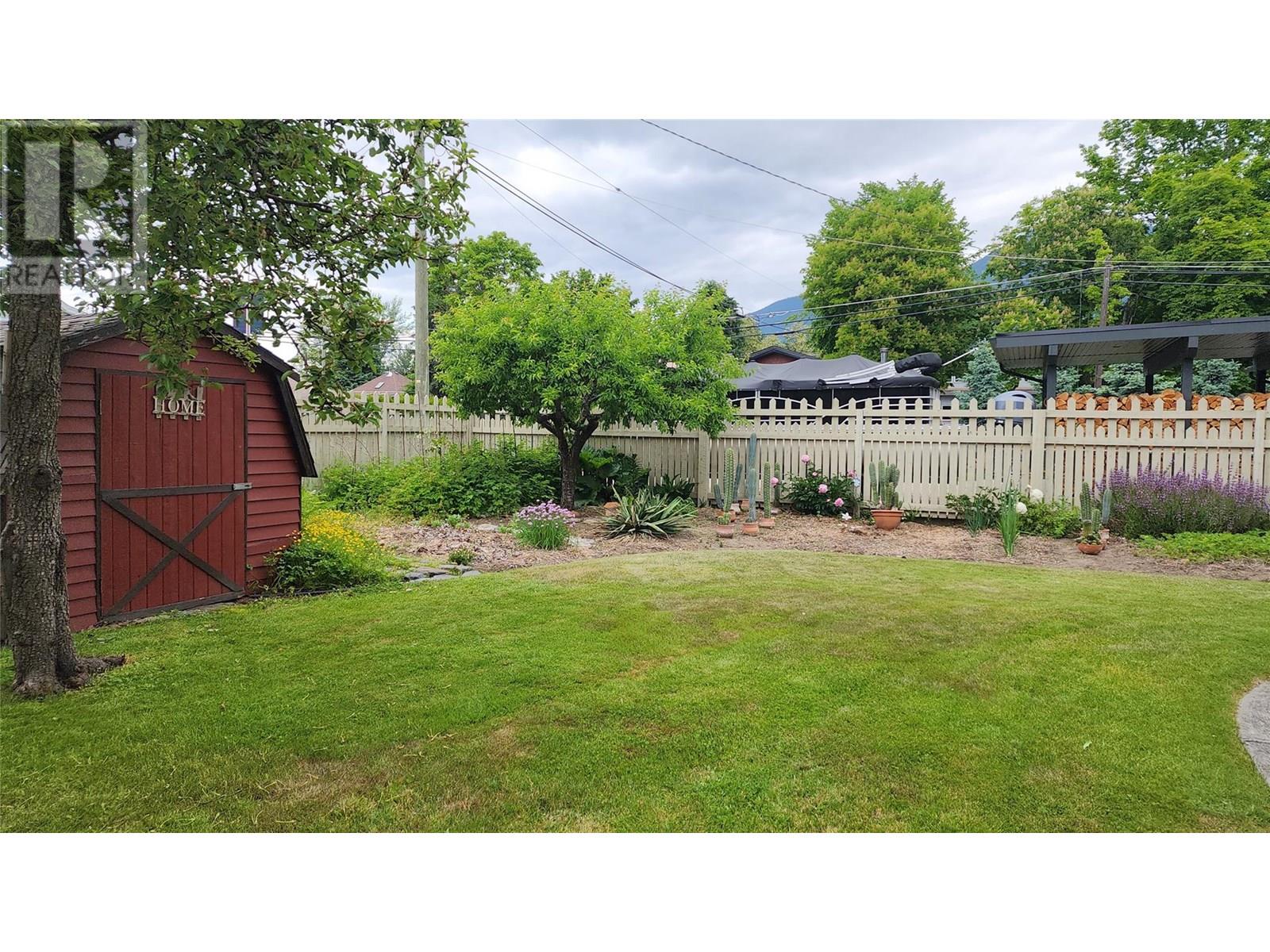 92 2nd Avenue Nw, Nakusp, British Columbia  V0G 1R0 - Photo 28 - 10356658