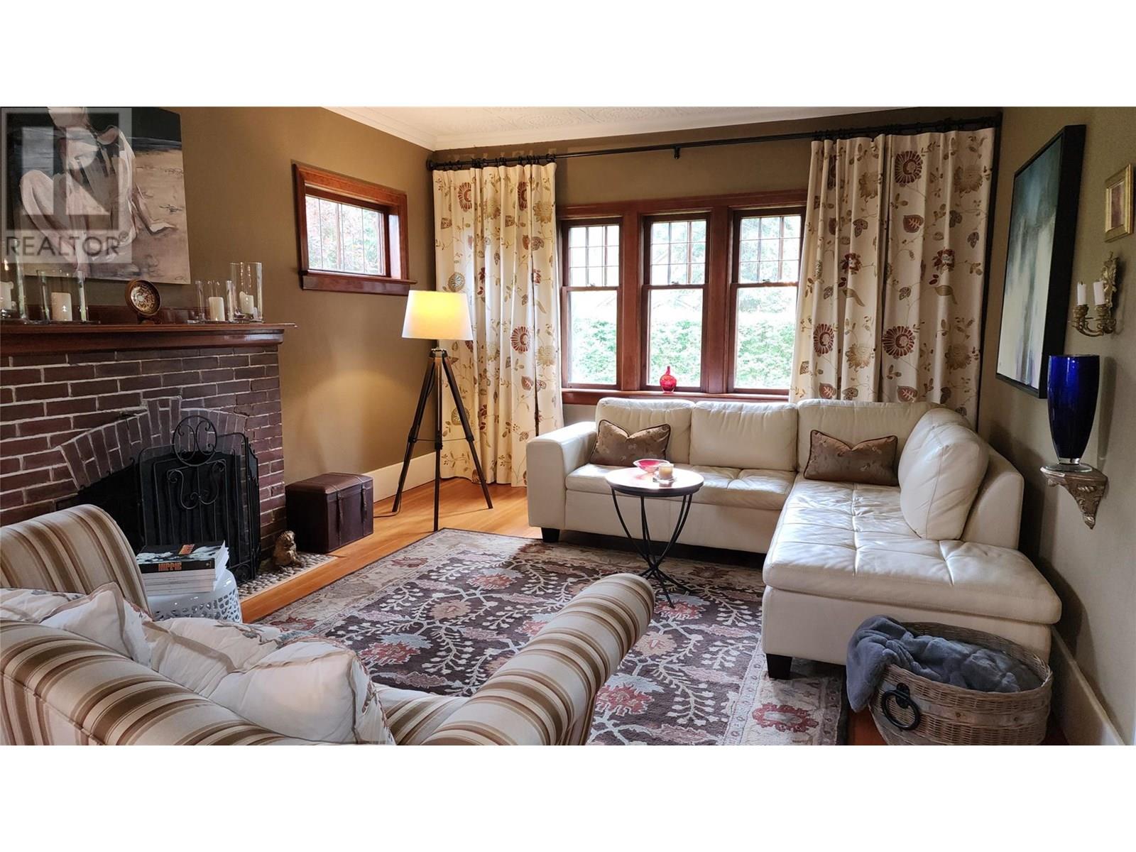 92 2nd Avenue Nw, Nakusp, British Columbia  V0G 1R0 - Photo 3 - 10356658