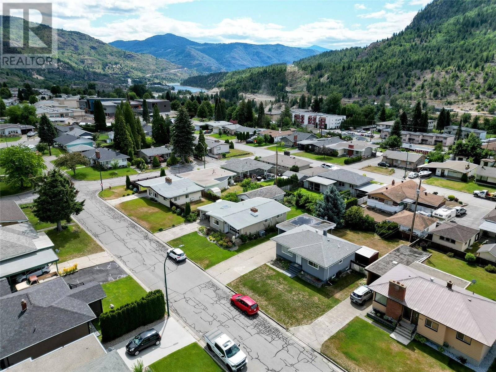 3480 Aster Drive, Trail, British Columbia  V1R 2X3 - Photo 2 - 10356484