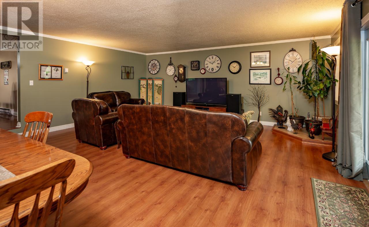 1160 22 Highway, Rossland, British Columbia  V0G 1Y0 - Photo 12 - 10356644