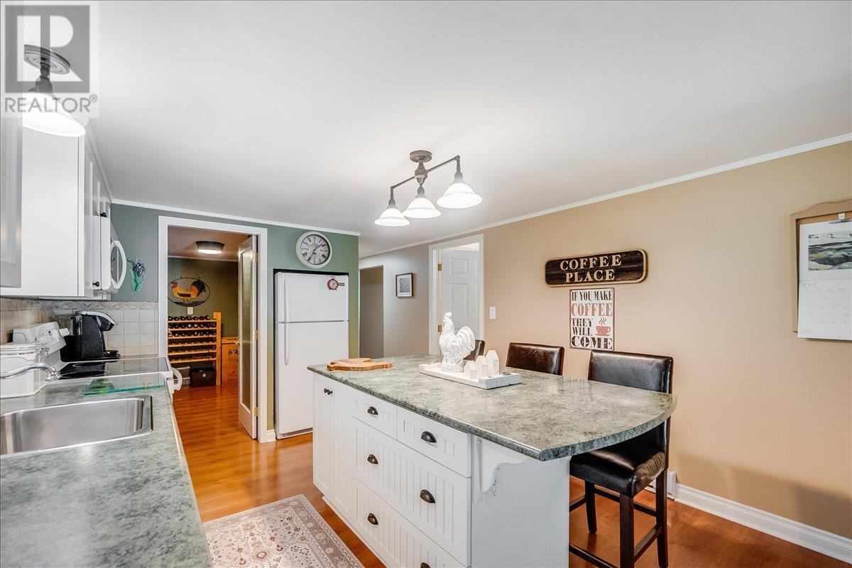 1160 22 Highway, Rossland, British Columbia  V0G 1Y0 - Photo 13 - 10356644