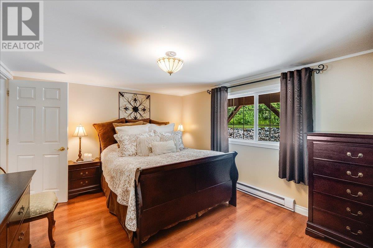 1160 22 Highway, Rossland, British Columbia  V0G 1Y0 - Photo 22 - 10356644