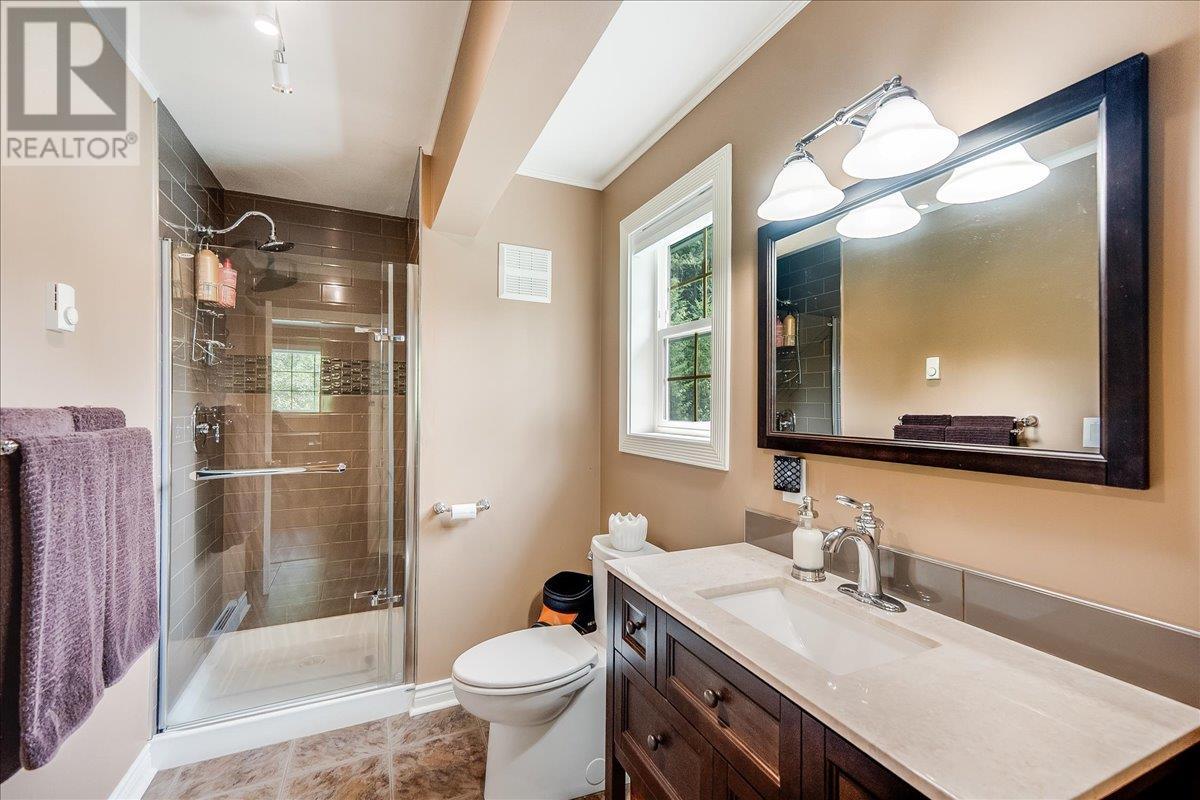 1160 22 Highway, Rossland, British Columbia  V0G 1Y0 - Photo 30 - 10356644