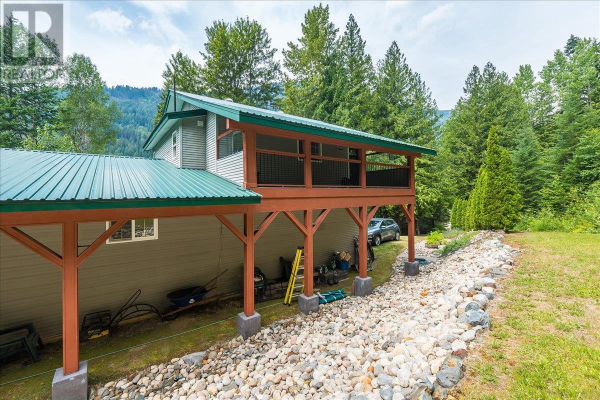 1160 22 Highway, Rossland, British Columbia  V0G 1Y0 - Photo 38 - 10356644