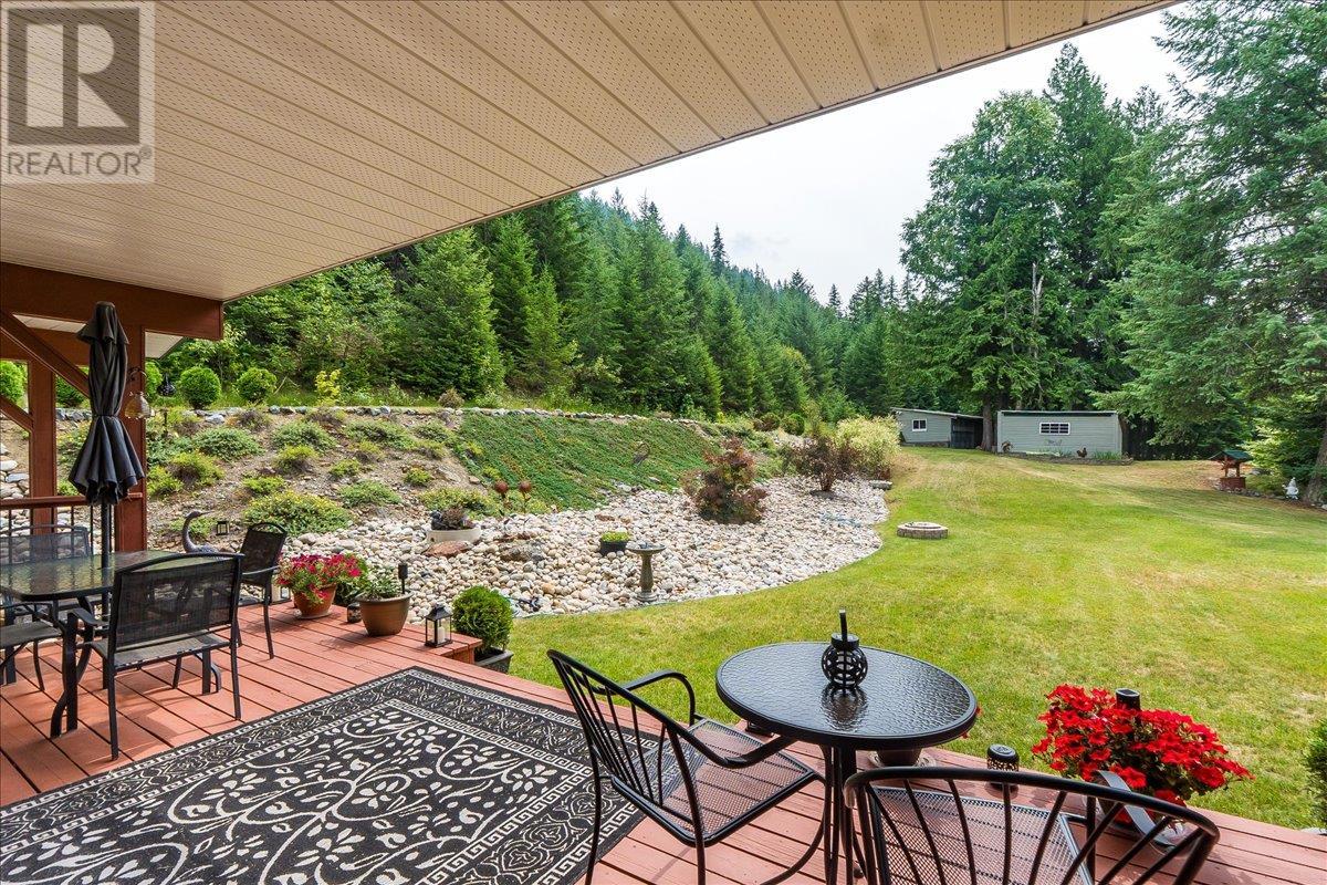 1160 22 Highway, Rossland, British Columbia  V0G 1Y0 - Photo 42 - 10356644