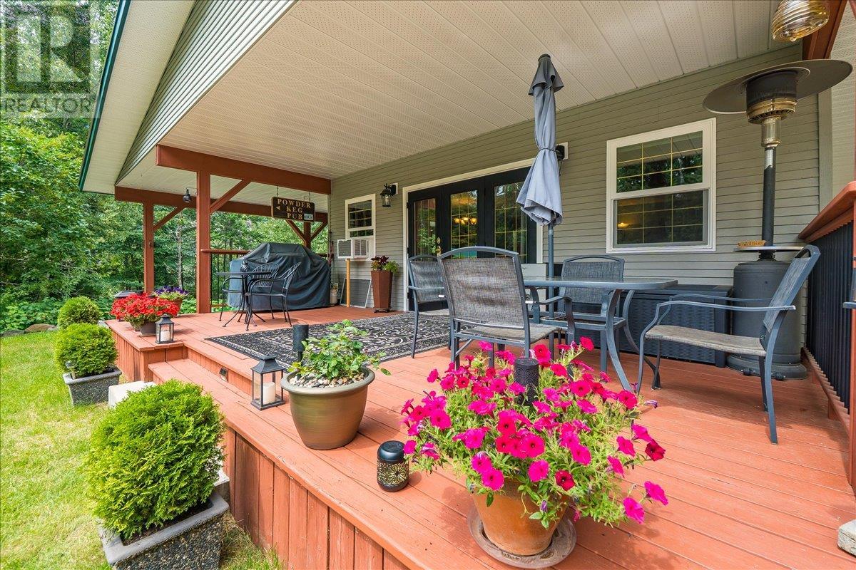 1160 22 Highway, Rossland, British Columbia  V0G 1Y0 - Photo 43 - 10356644