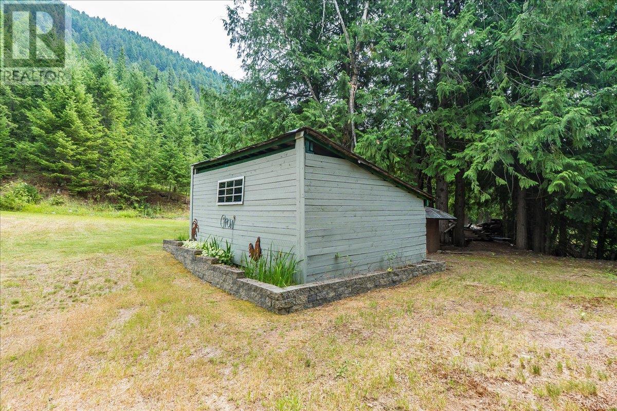 1160 22 Highway, Rossland, British Columbia  V0G 1Y0 - Photo 48 - 10356644