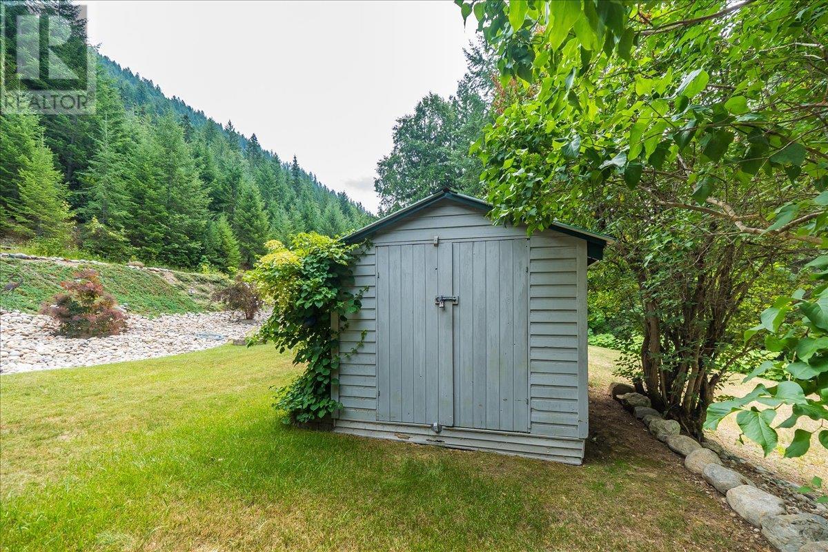 1160 22 Highway, Rossland, British Columbia  V0G 1Y0 - Photo 61 - 10356644