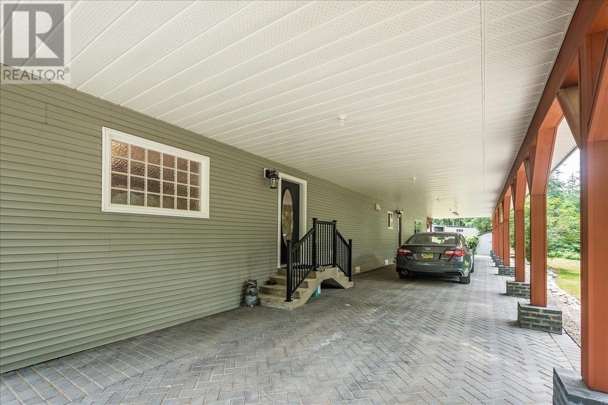 1160 22 Highway, Rossland, British Columbia  V0G 1Y0 - Photo 69 - 10356644