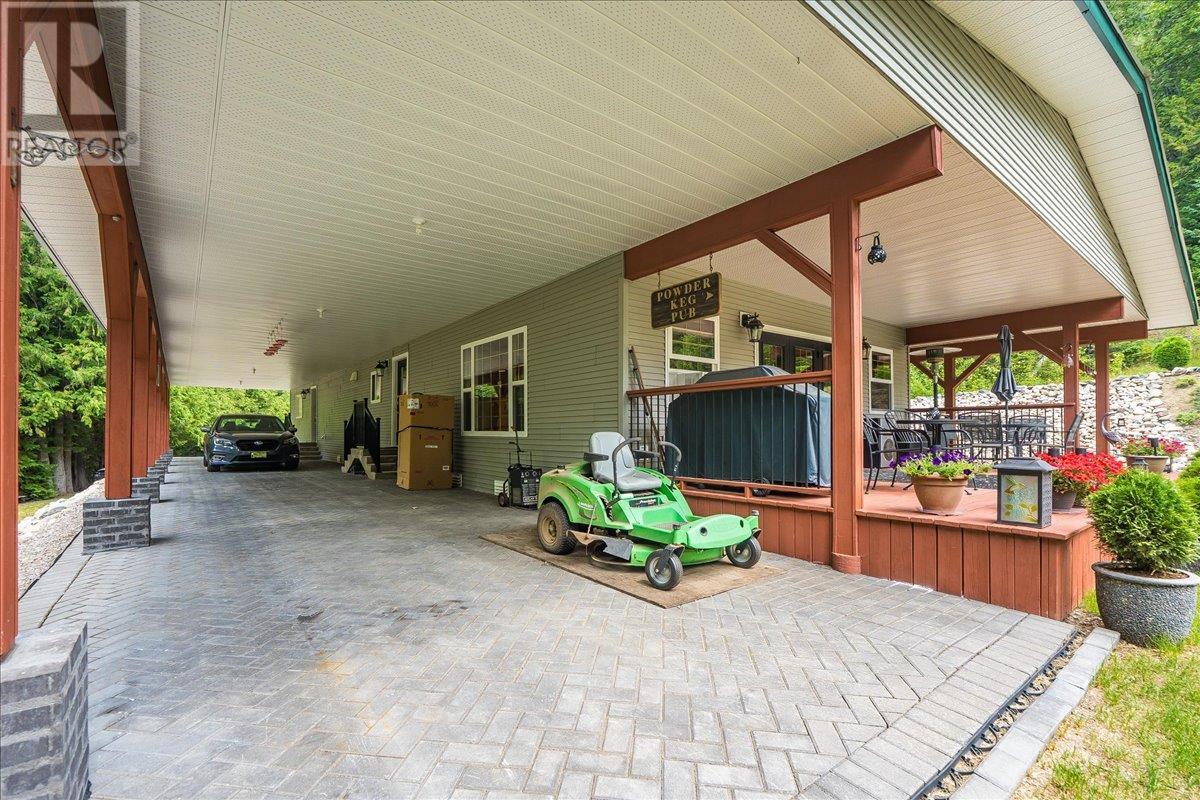 1160 22 Highway, Rossland, British Columbia  V0G 1Y0 - Photo 81 - 10356644