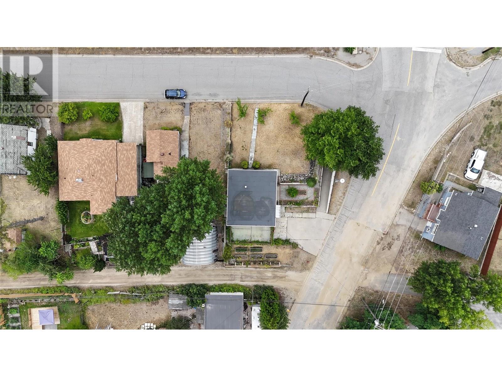 2296 Eighth Avenue, Trail, British Columbia  V1R 3E3 - Photo 18 - 10356261