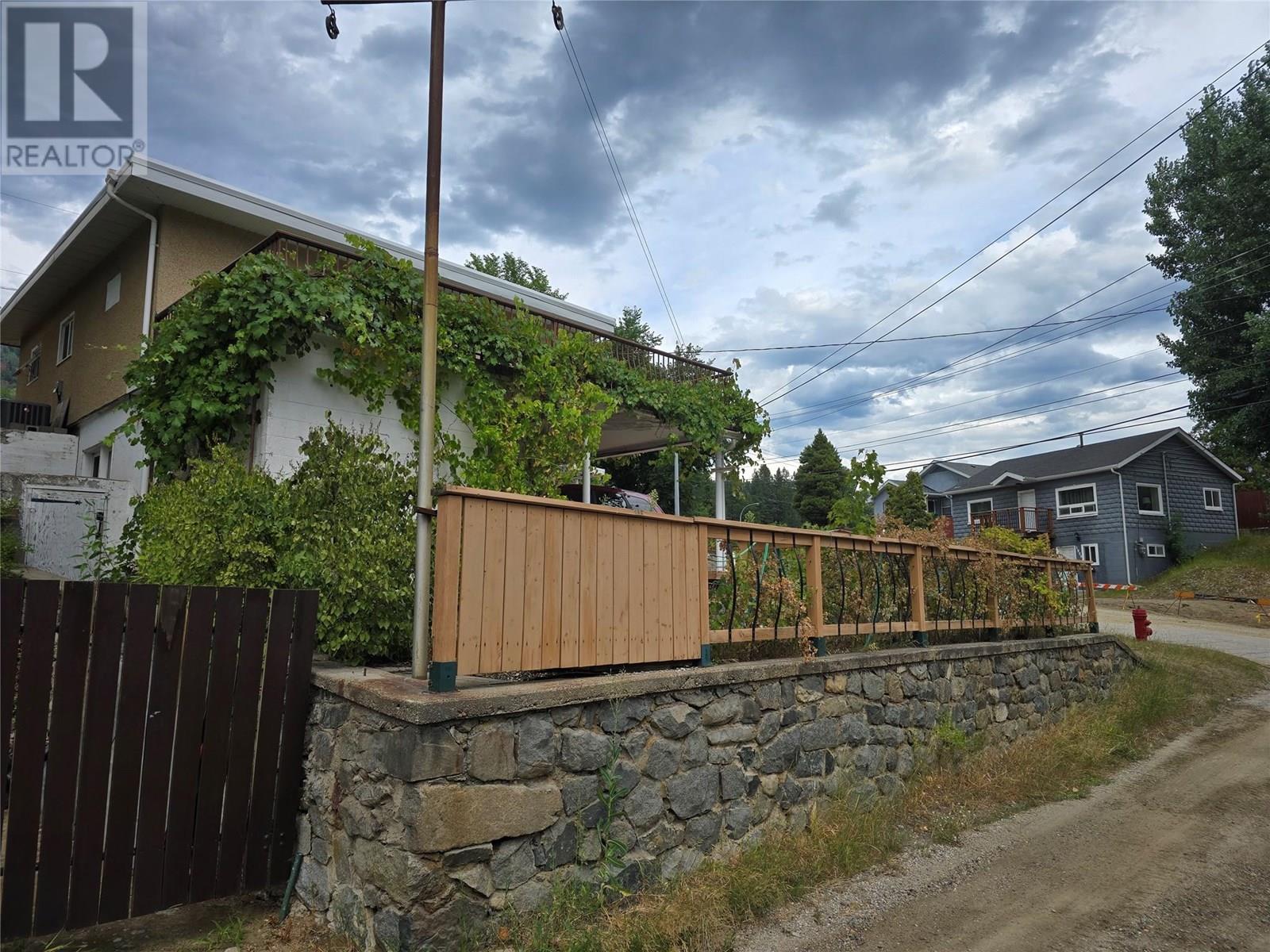 2296 Eighth Avenue, Trail, British Columbia  V1R 3E3 - Photo 23 - 10356261