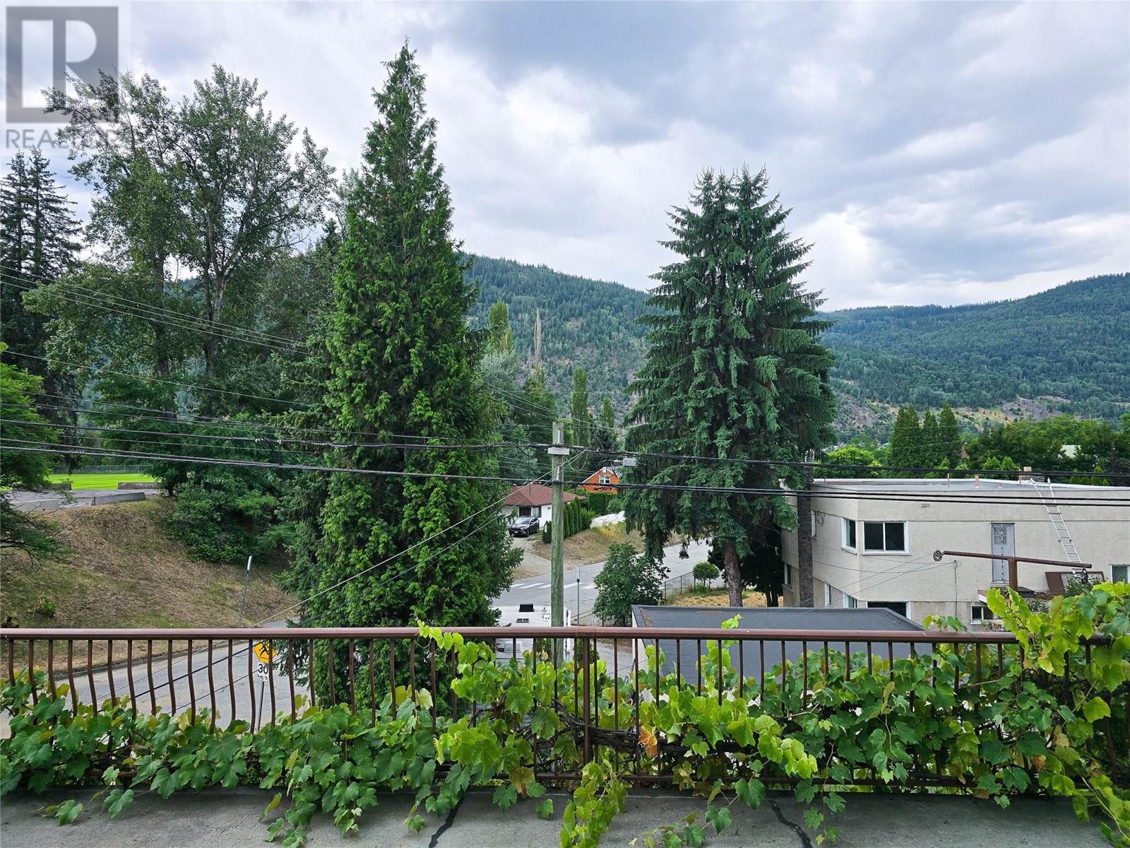 2296 Eighth Avenue, Trail, British Columbia  V1R 3E3 - Photo 27 - 10356261