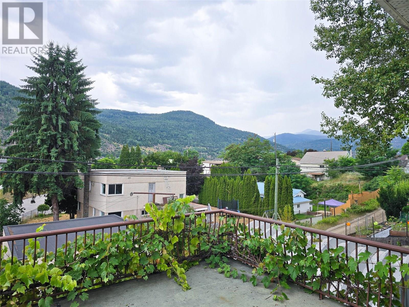 2296 Eighth Avenue, Trail, British Columbia  V1R 3E3 - Photo 28 - 10356261