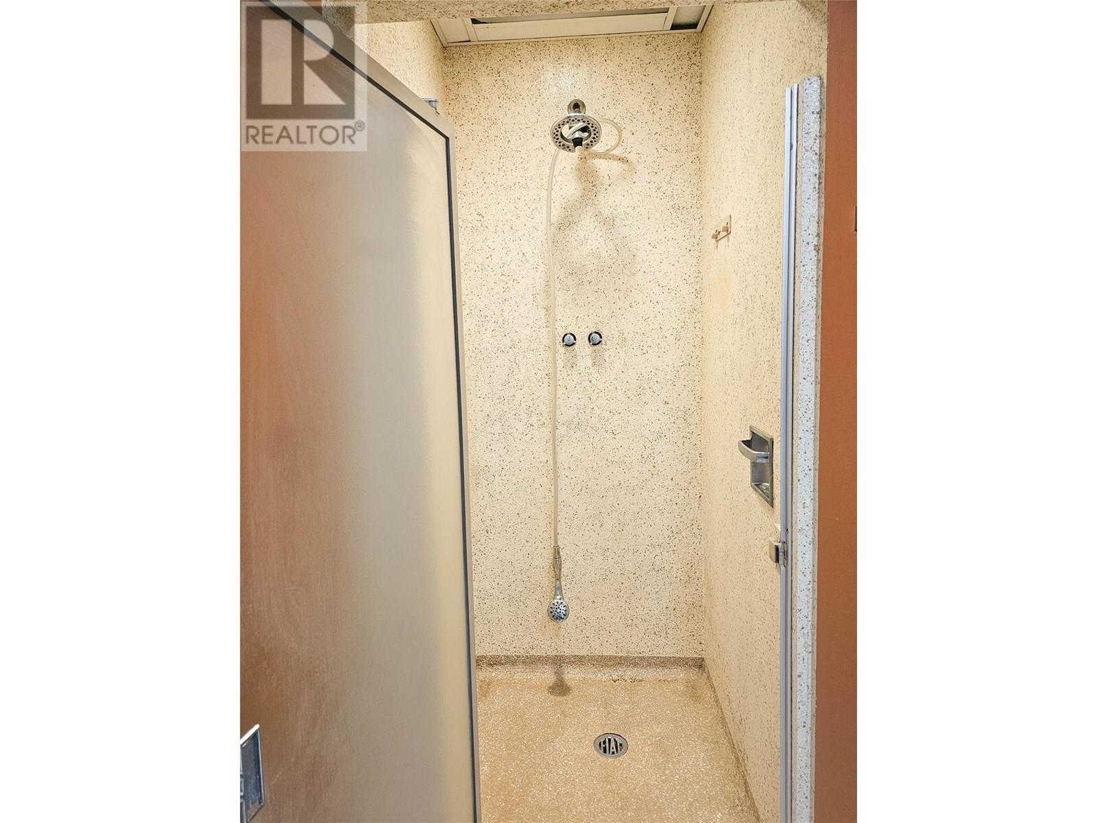 2296 Eighth Avenue, Trail, British Columbia  V1R 3E3 - Photo 32 - 10356261