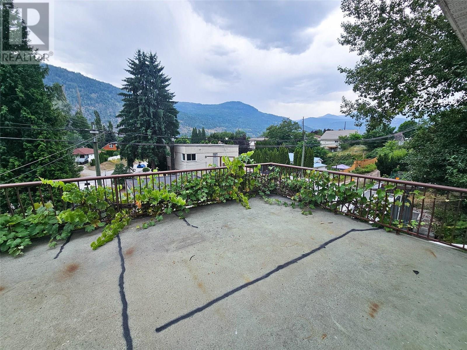 2296 Eighth Avenue, Trail, British Columbia  V1R 3E3 - Photo 39 - 10356261