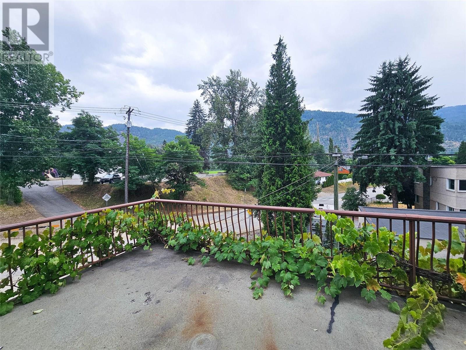 2296 Eighth Avenue, Trail, British Columbia  V1R 3E3 - Photo 40 - 10356261