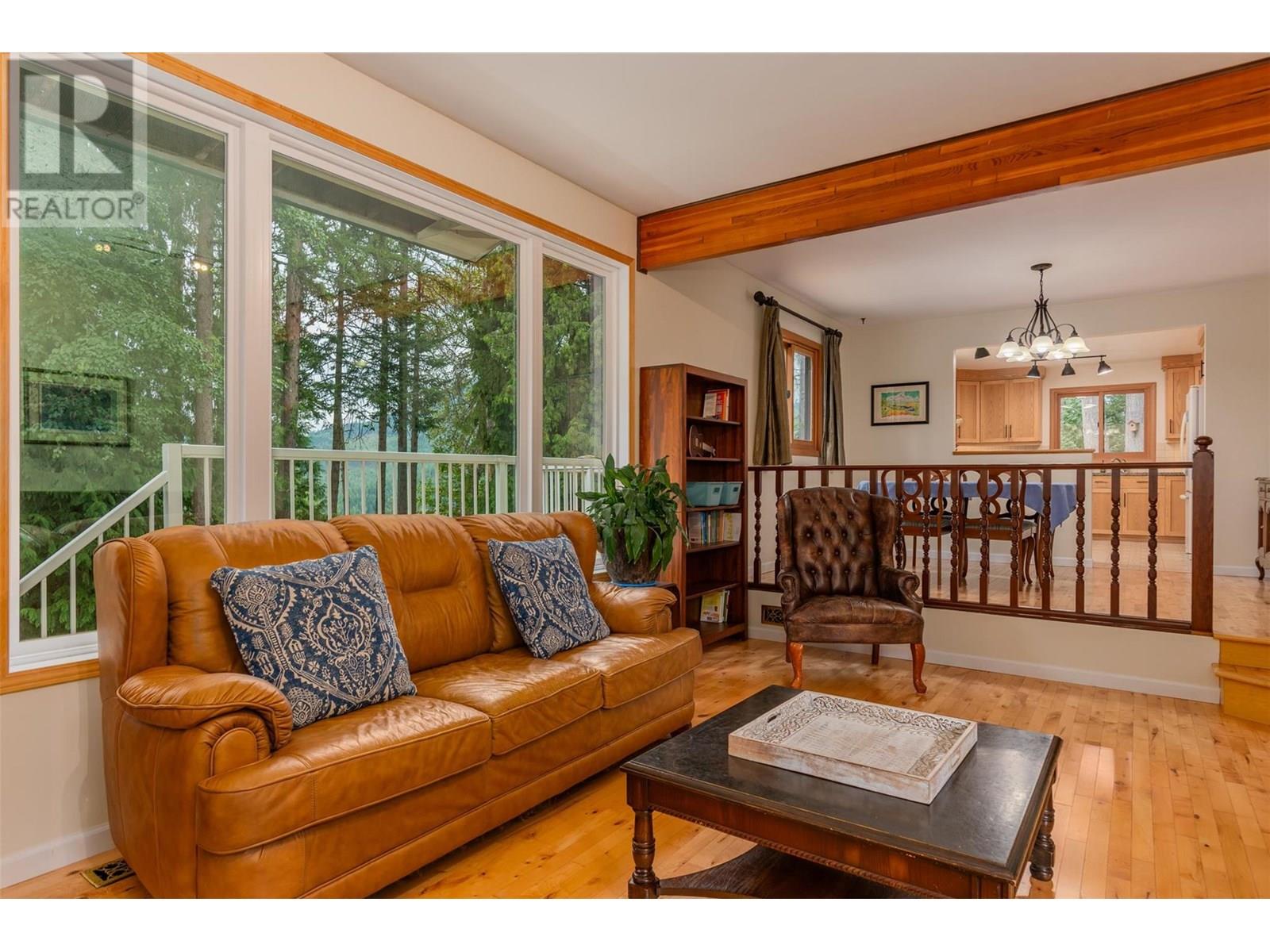 2707 Maple Crescent, Rossland, British Columbia  V0G 1Y0 - Photo 12 - 10356817