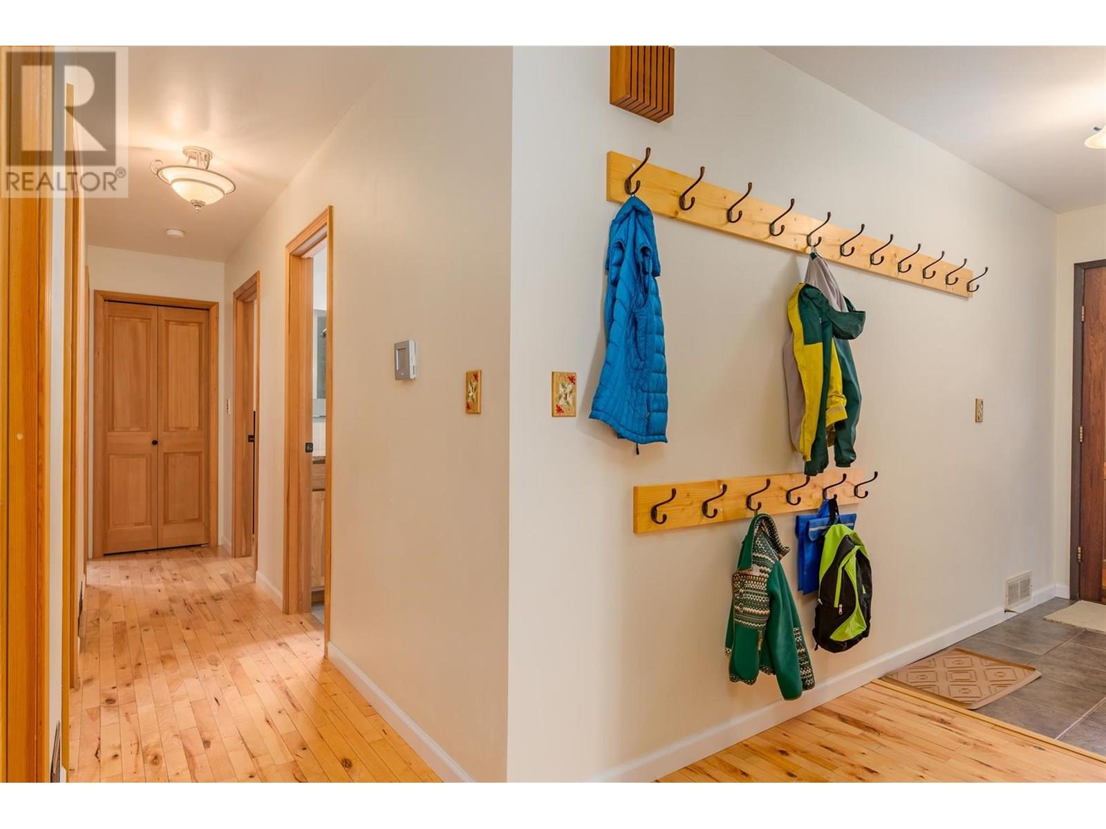 2707 Maple Crescent, Rossland, British Columbia  V0G 1Y0 - Photo 14 - 10356817