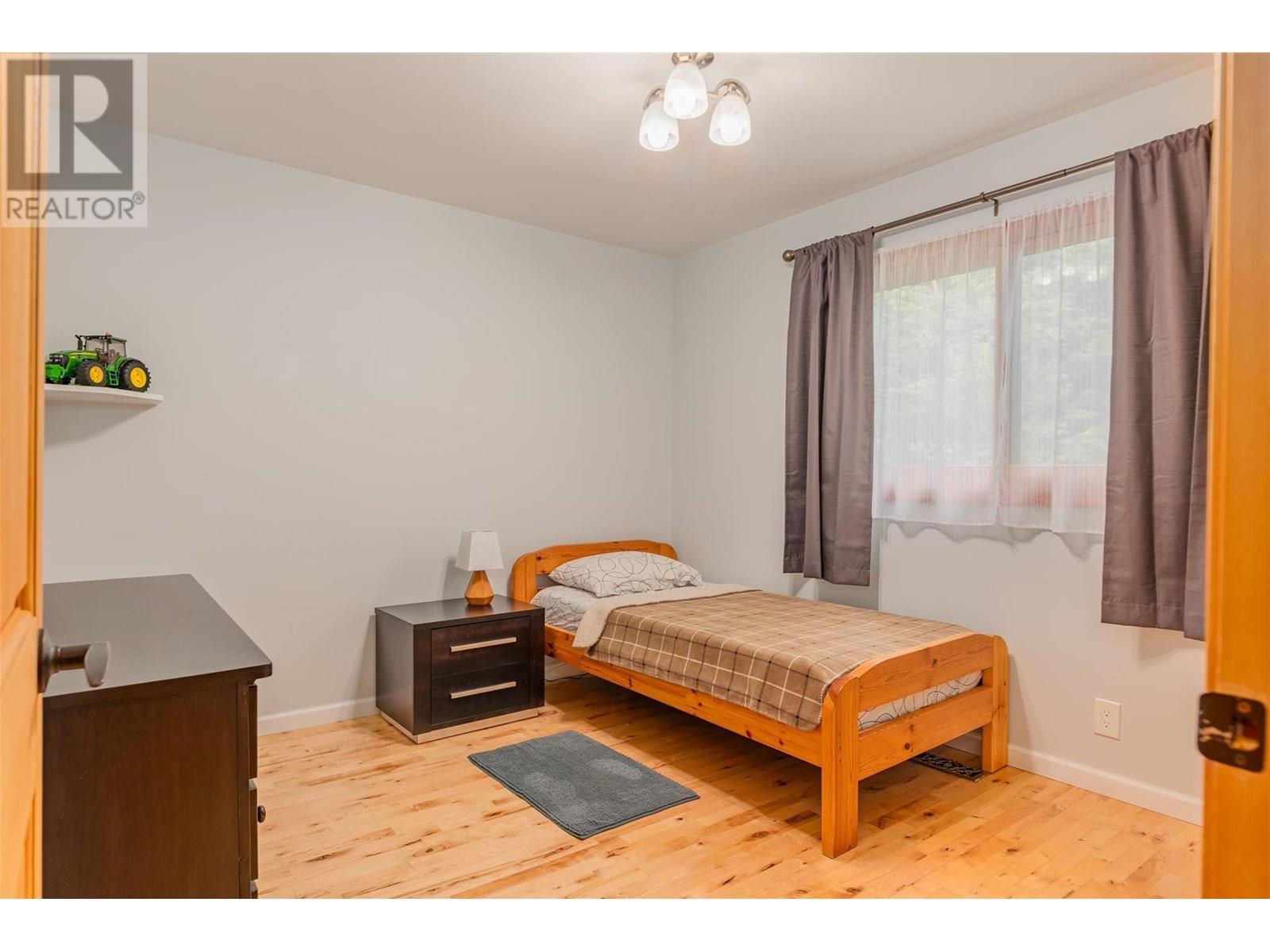 2707 Maple Crescent, Rossland, British Columbia  V0G 1Y0 - Photo 21 - 10356817