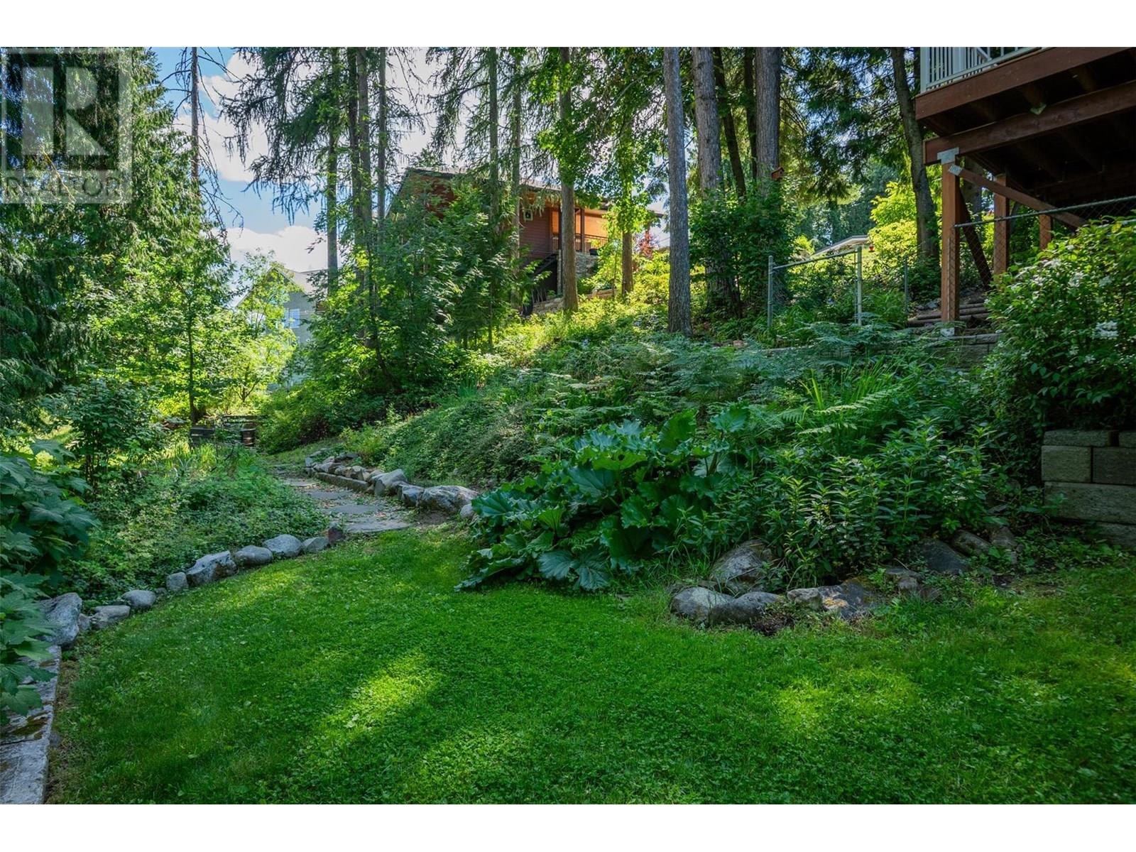 2707 Maple Crescent, Rossland, British Columbia  V0G 1Y0 - Photo 52 - 10356817