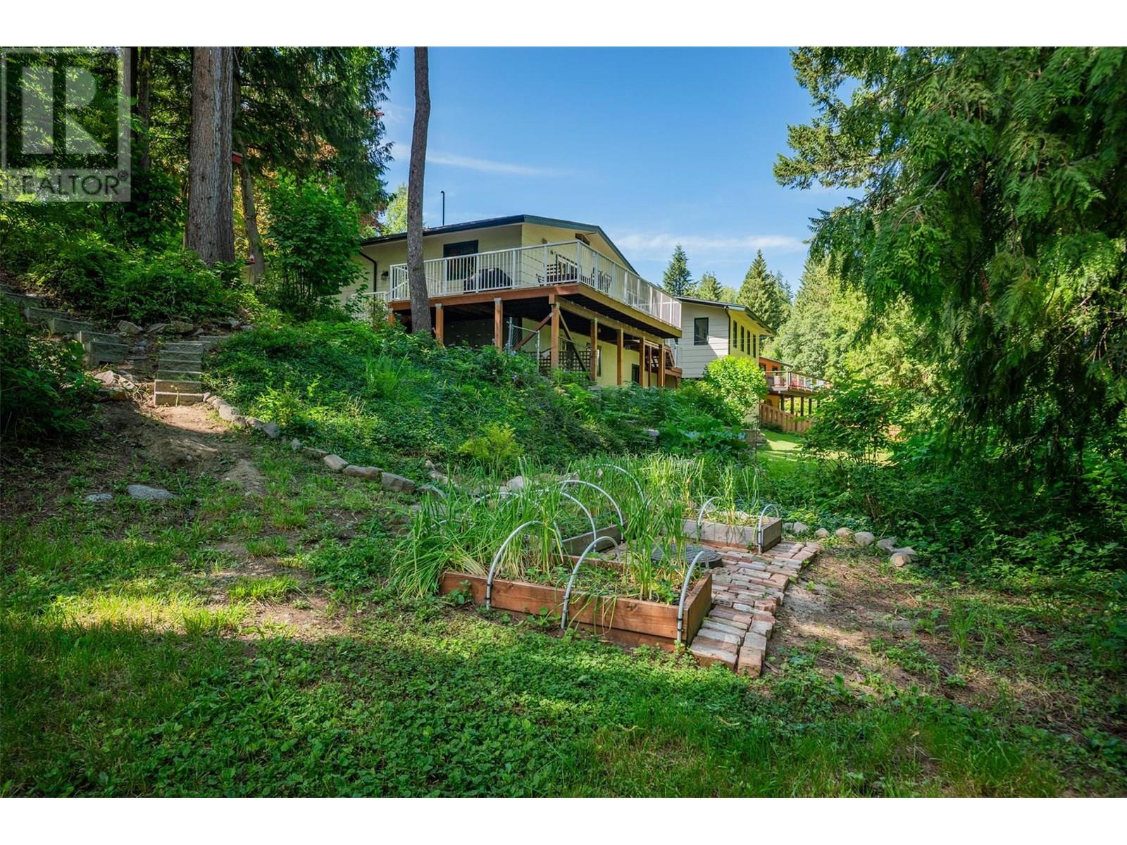 2707 Maple Crescent, Rossland, British Columbia  V0G 1Y0 - Photo 54 - 10356817