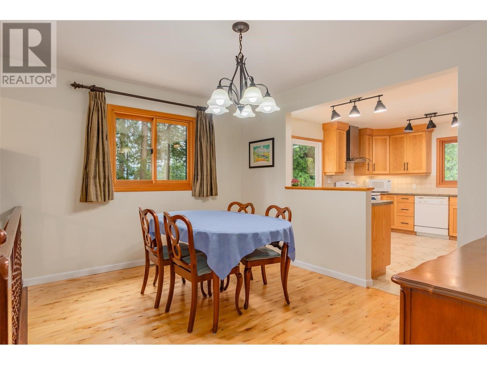 2707 Maple Crescent, Rossland, British Columbia  V0G 1Y0 - Photo 8 - 10356817