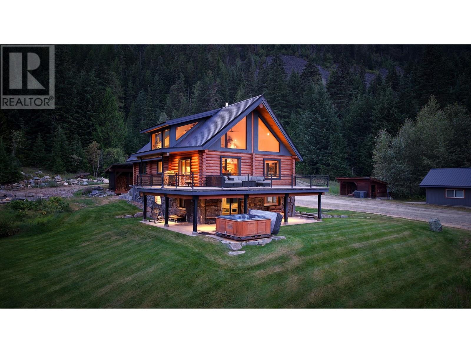 6580 6 Highway, Ymir, British Columbia  V0G 2K0 - Photo 1 - 10356835