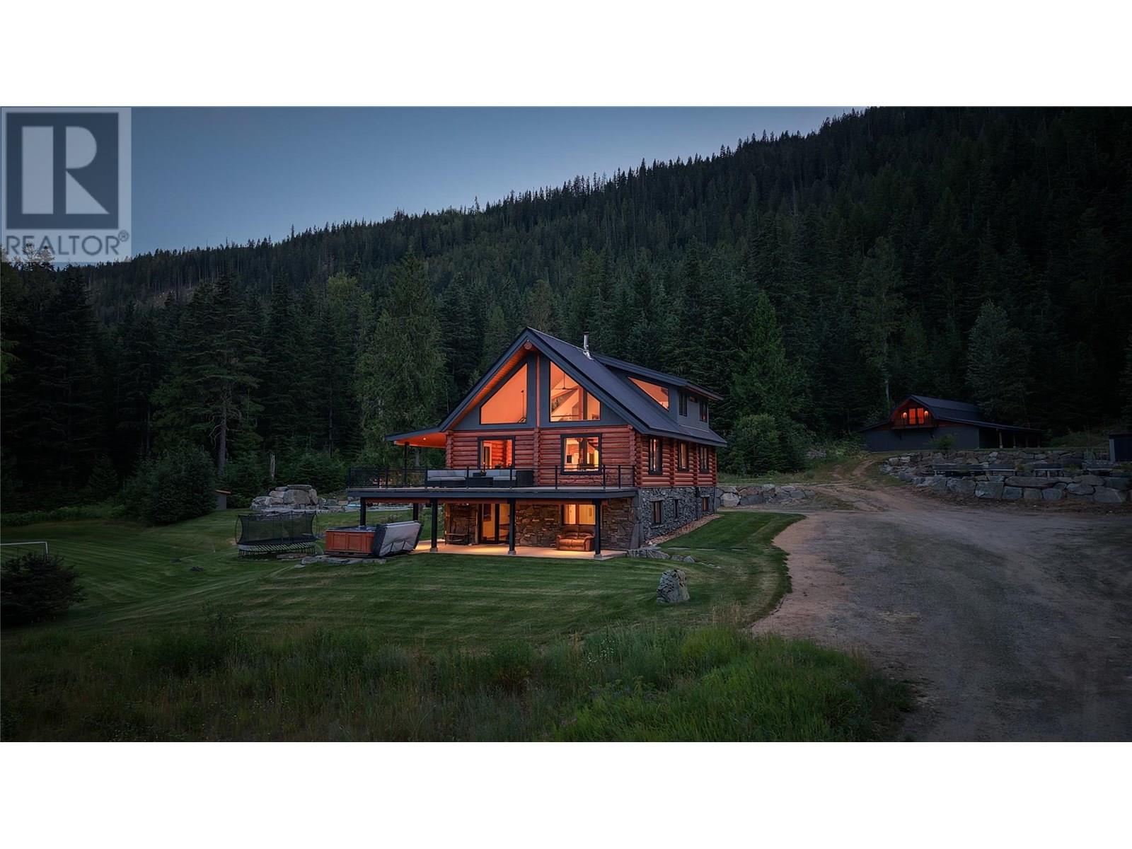 6580 6 Highway, Ymir, British Columbia  V0G 2K0 - Photo 10 - 10356835