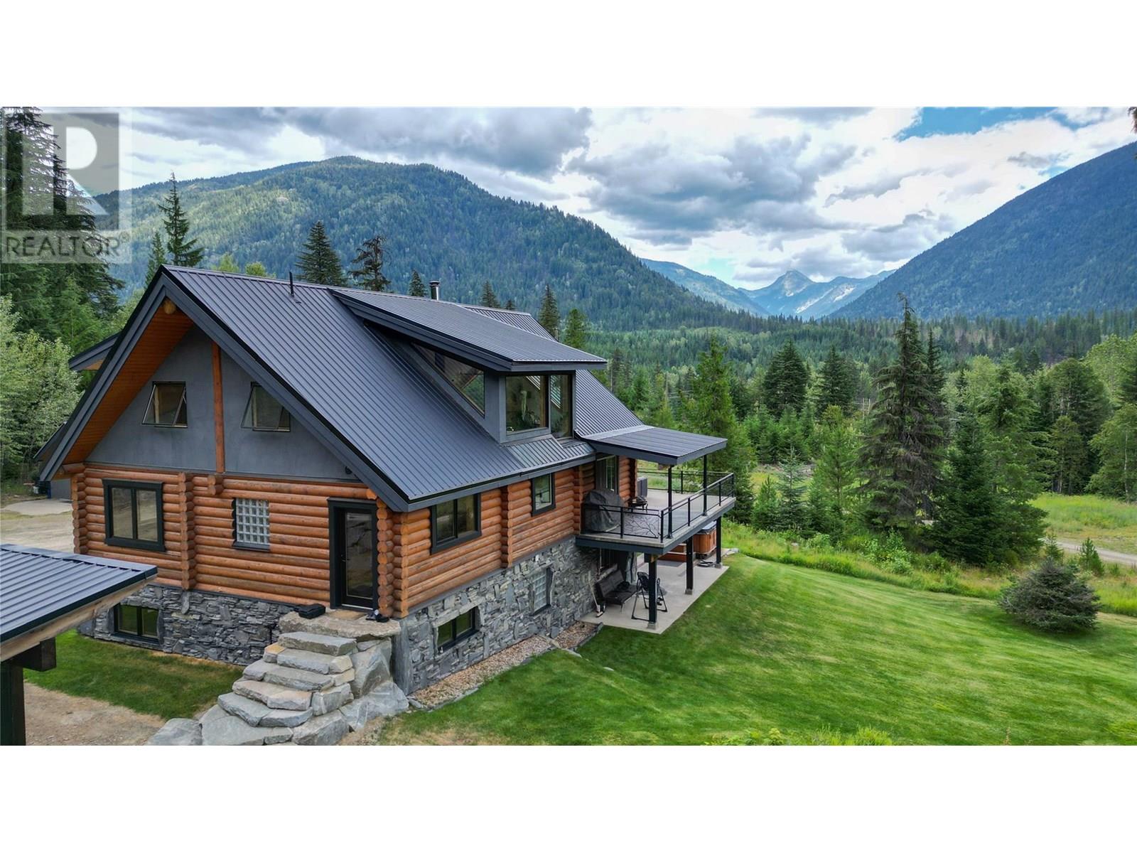 6580 6 Highway, Ymir, British Columbia  V0G 2K0 - Photo 2 - 10356835