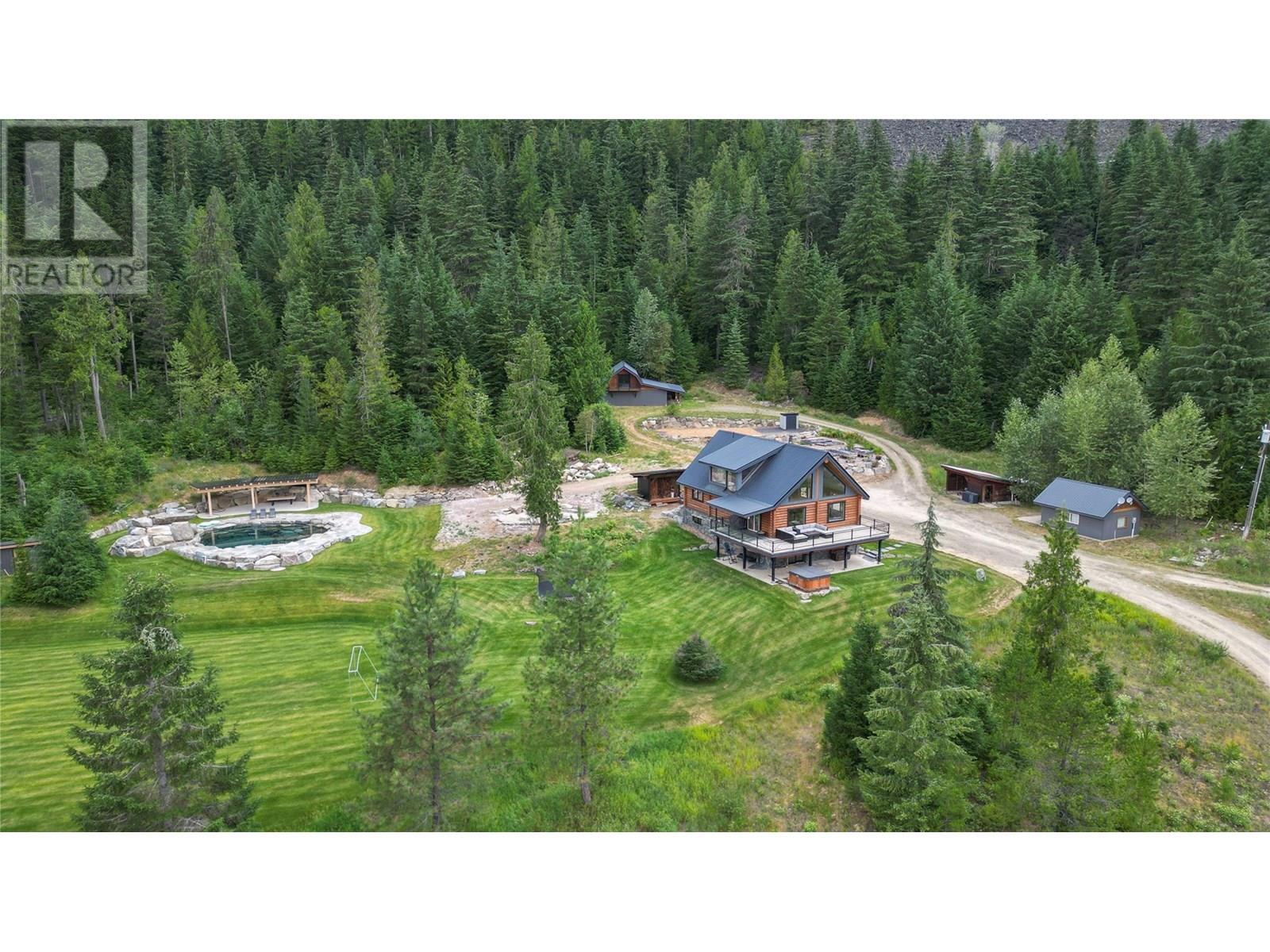 6580 6 Highway, Ymir, British Columbia  V0G 2K0 - Photo 3 - 10356835